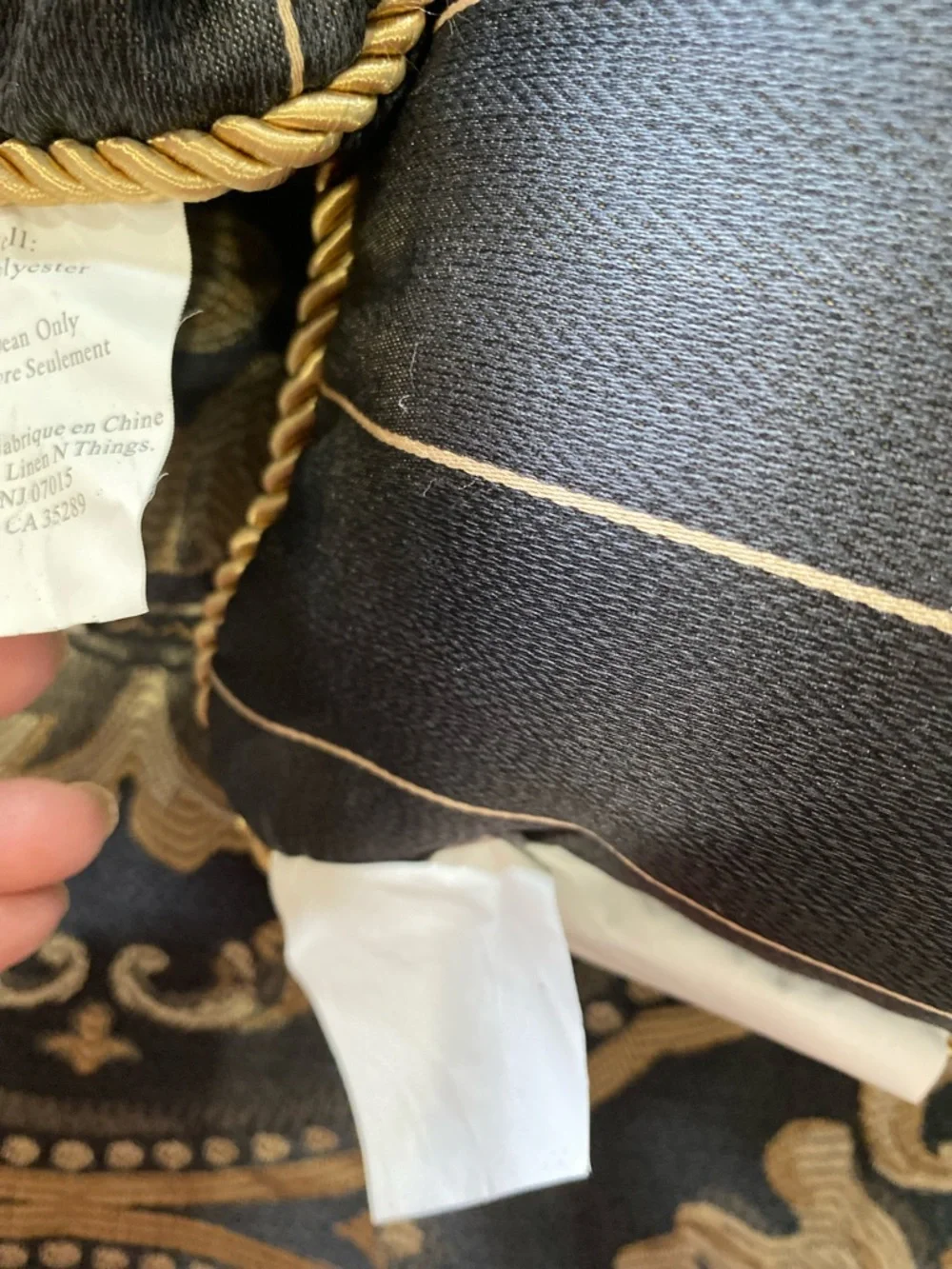 Elegant Black and Gold Medallion Comforter - Unbranded